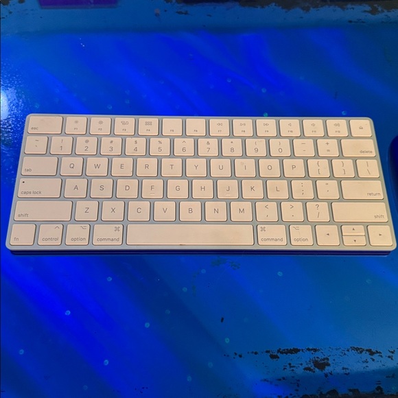 Apple Magic Keyboard and Mouse set - Picture 2 of 7